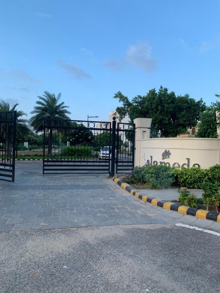 DLF Vs other luxury builder floors