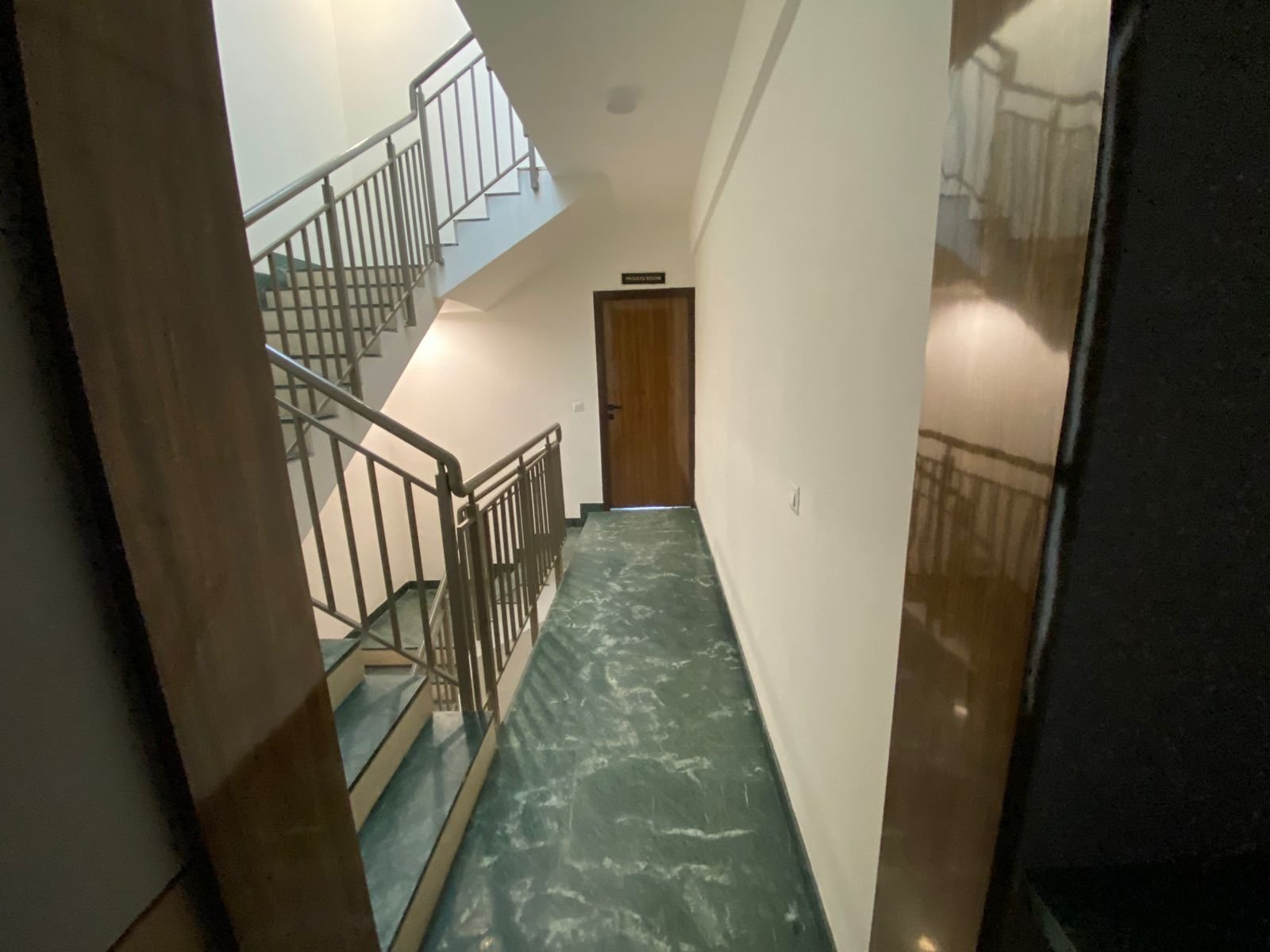 DLF Phase 3 Luxury Floor