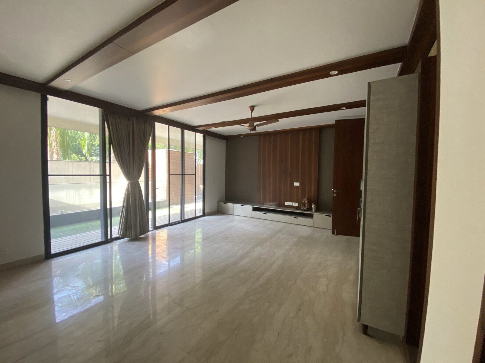 cedar-crest-nirvana-country-luxury-villa-living-room