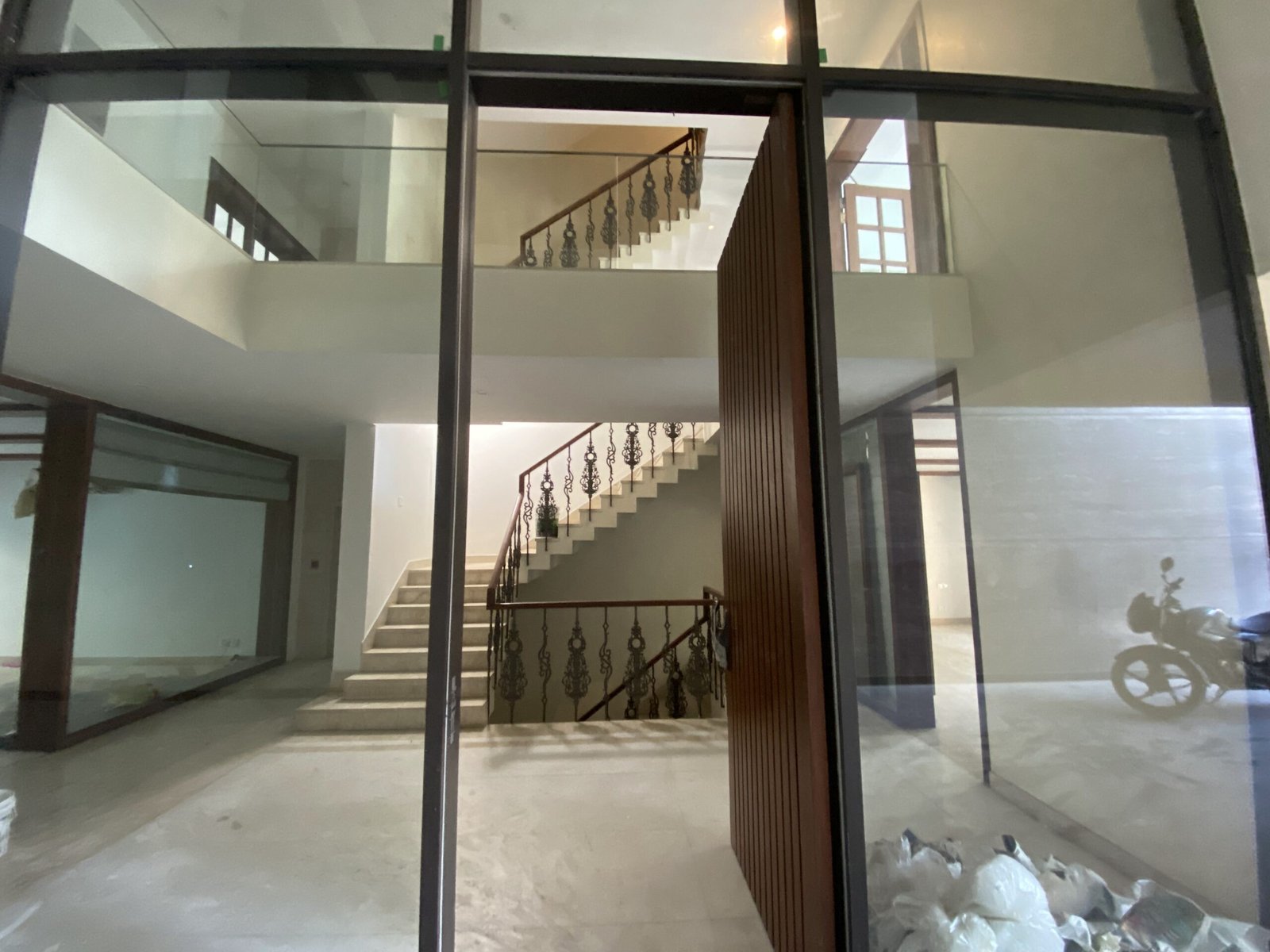 villa-with-lift-and-basement-in-gurgaon